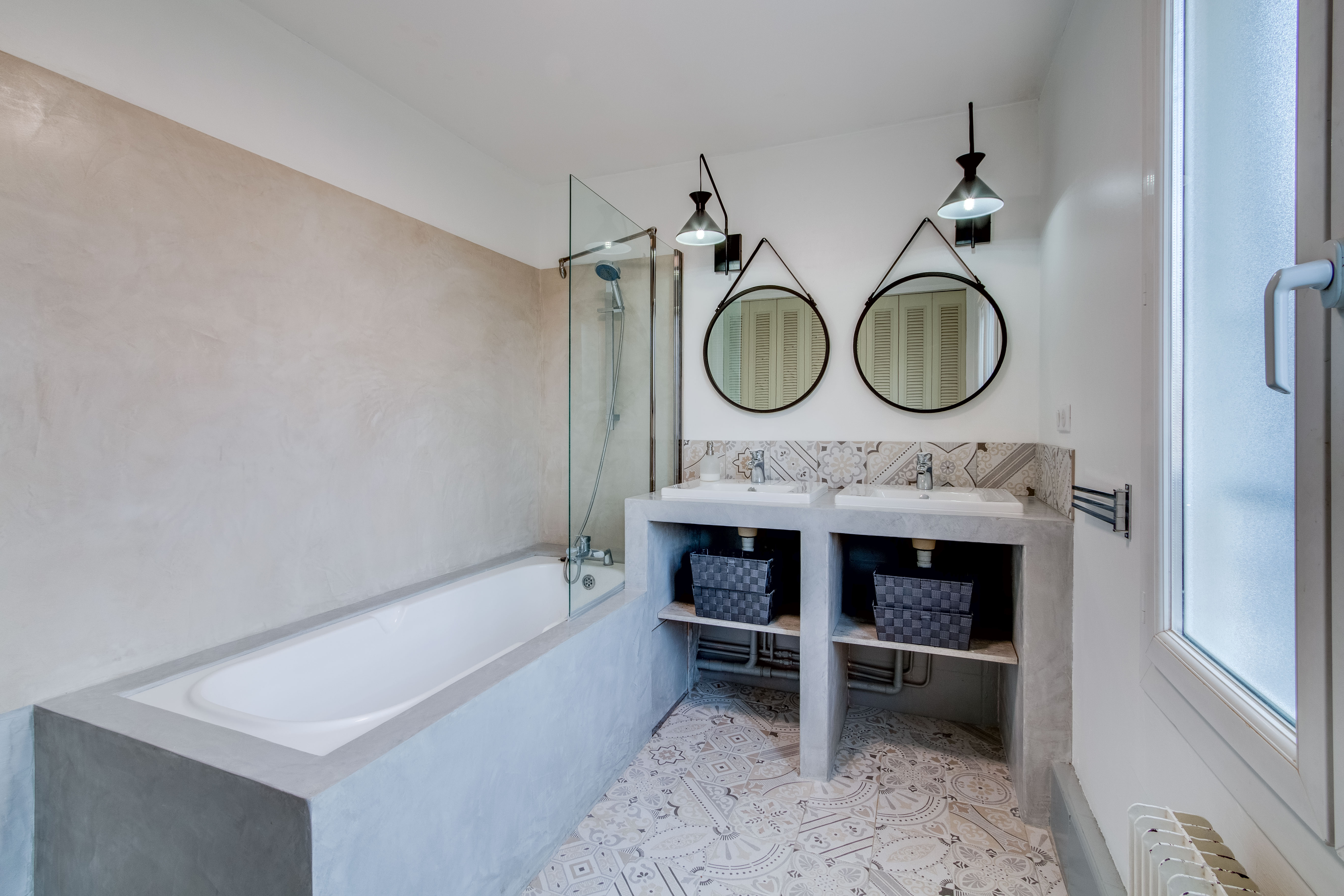 décoration salle de bain baignoire Décoration d'intérieur Arti's Design Saint Martin de Crau Bouches du Rhône